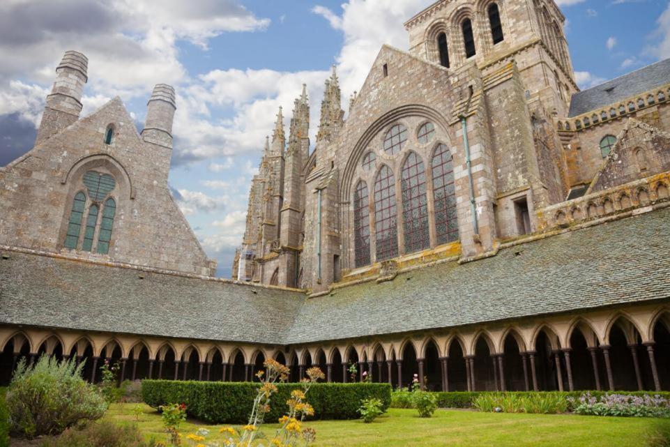 Entre Mont St Michel Et Merveille Vains Zewnętrze zdjęcie