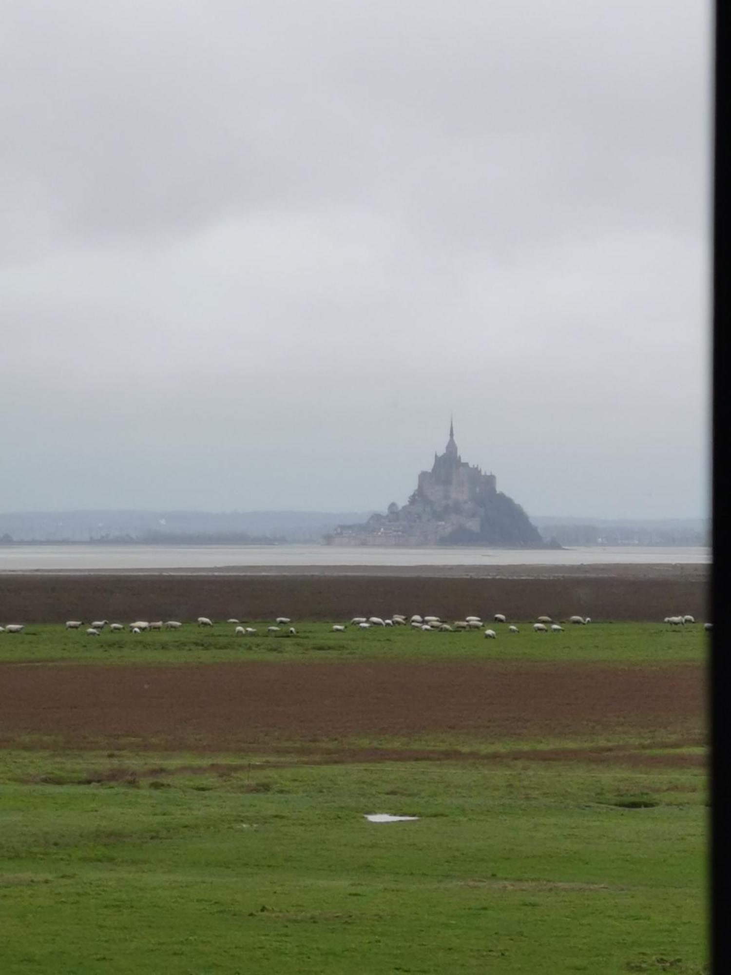 Entre Mont St Michel Et Merveille Vains Zewnętrze zdjęcie