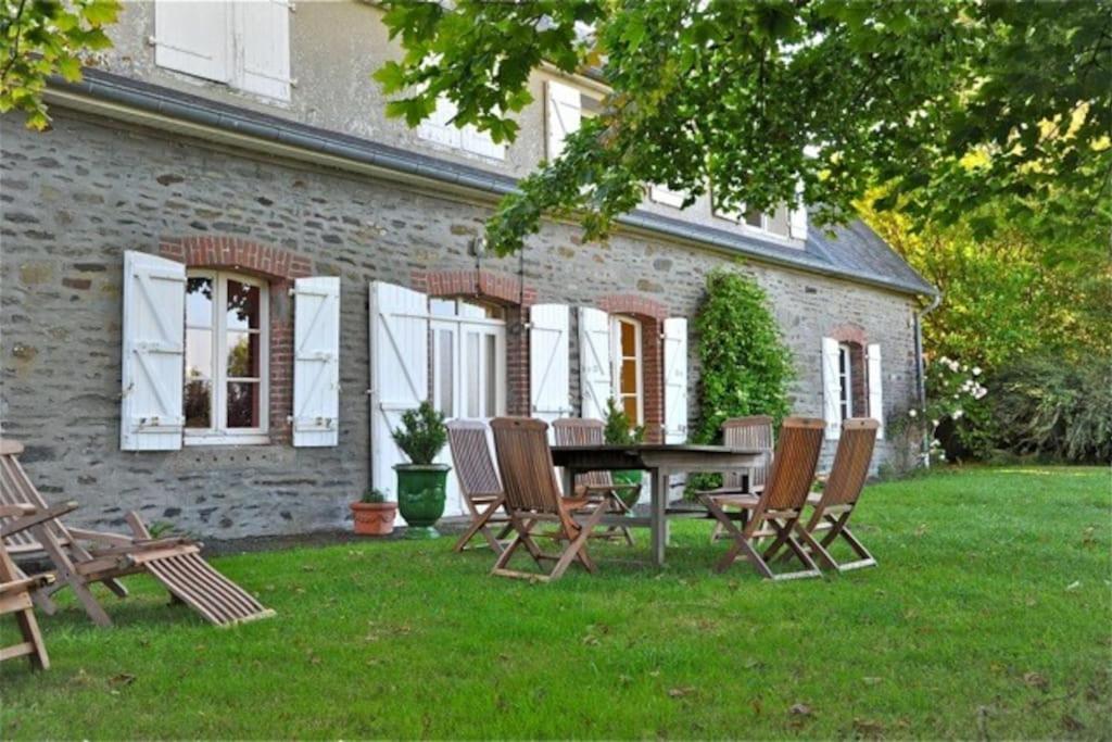 Entre Mont St Michel Et Merveille Vains Zewnętrze zdjęcie